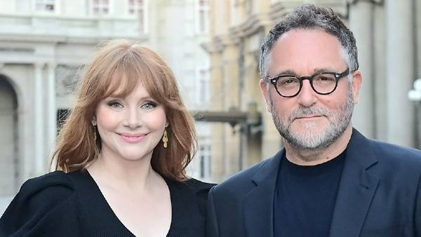 Bryce Dallas Howard claims director Colin Trevorrow defended her about her weight in 'Jurassic World: Dominion'