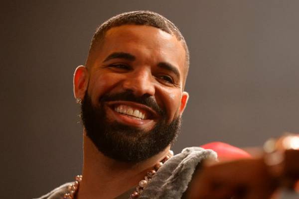 Drake honors mother with new face tattoo